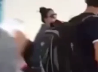 Vjdeo Phát hiện ck đi du lịch với pé ba, vk lao vào combat…