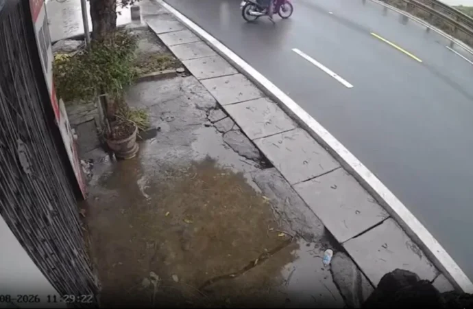 Vjde0 TNGT văng cả … ra ngoài