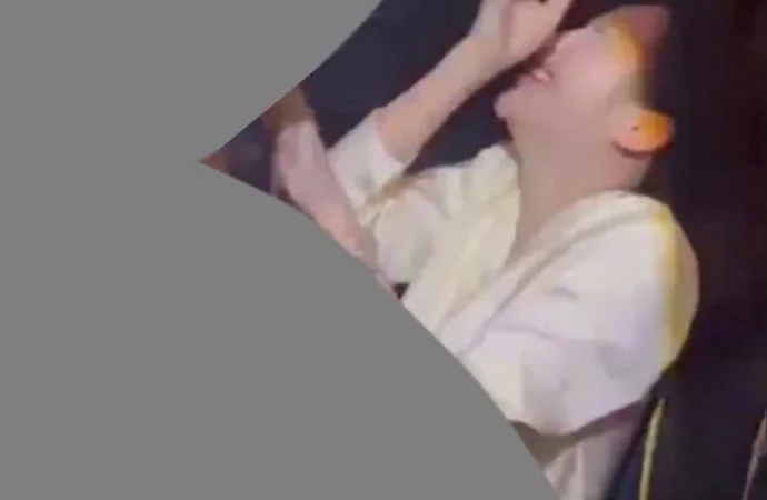 Chịu luôn… Hội chị em trên công ty đi liên hoan tất niên mà cỡ này đây