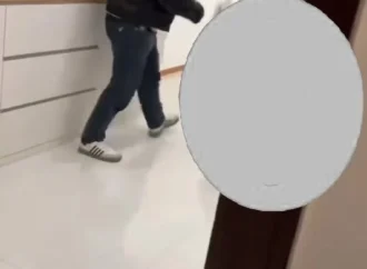 Một ng đàn ông hạnhung phụ nữ daman