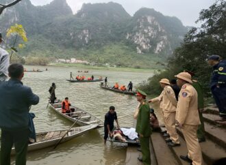Chùm ảnh tại hiện trường vụ lật đò chở 7 người trong một gia đình xảy ra vào ngày mùng 3 Tết