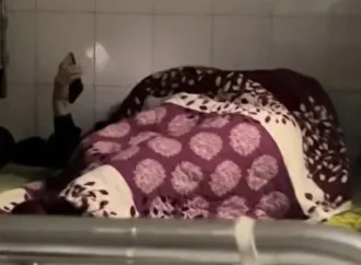 [Vjdeo] Đi chăm bệnh nhân mà cũng ấy…. dc à