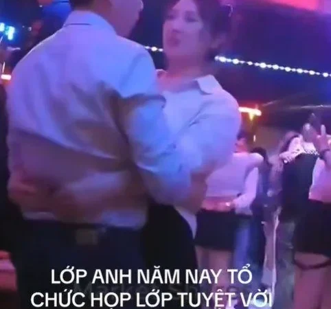 Vjde0: Thế này bảo sao vk nó cứ đòj đj họp lớp