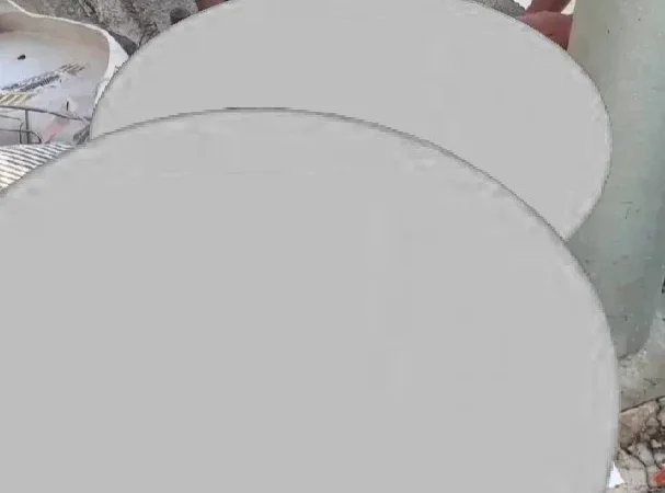 2 bạn nữ tông vào cột đjện bị thương rất nặng