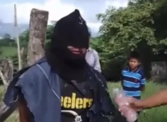 VỤ VIỆC NGƯỜI ĐÀN ÔNG ĂN TRỘM BỊ NGƯỜI DÂN BẮT SỐNG ,HỌ KHÔNG ĐÁNH ĐẬP NHƯNG LÀM ĐIỀU NÀY KHIẾN CĐM XÔN XAO